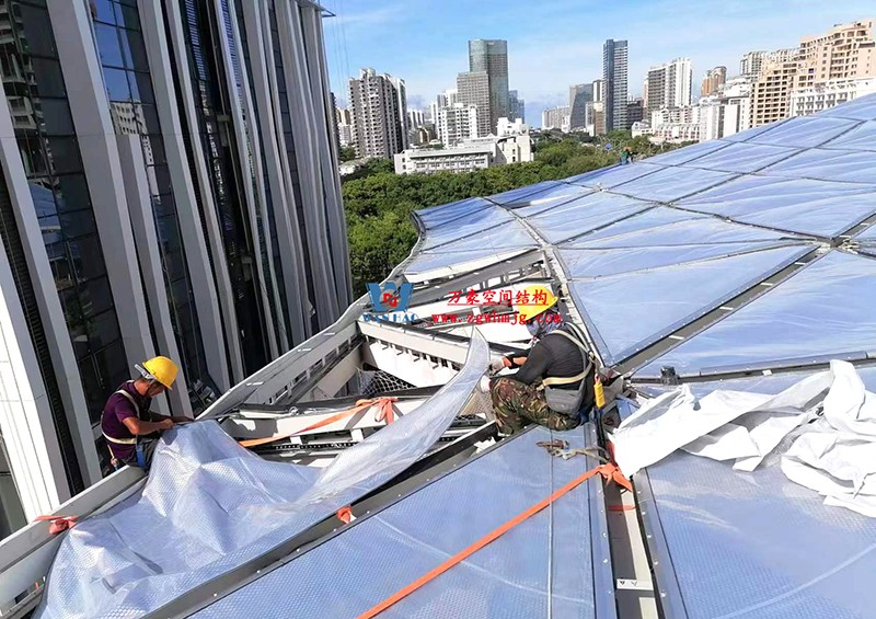 縱使烈日炎炎，腳步從未止歇！海南這個ETFE氣枕膜項目施工進度有最新消息