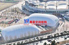 充氣膜結(jié)構(gòu)適用于冰雪館嗎？冰雪館采用充氣膜建造的原因是什么？